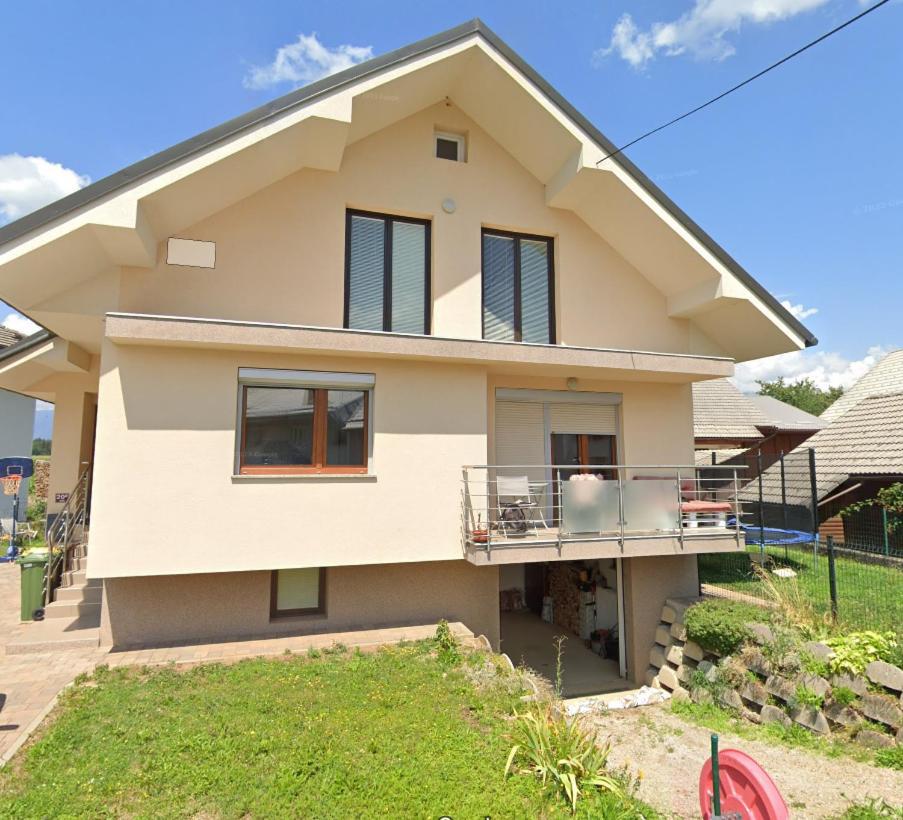 Spacious & Cozy Countryside Apartment Sencur Exterior photo